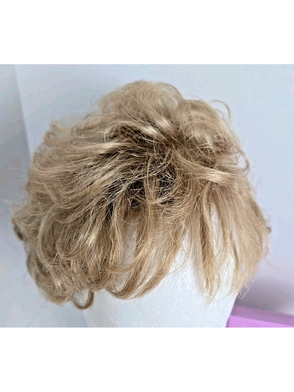 Paula Young Wig Blair Average Honey Blond 18/22 WhisperLite Wig - Picture 2 of 6